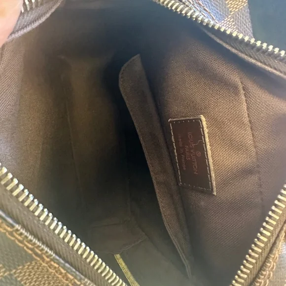 Louis Vuitton Olav PM Damier Ebene Crossbody Bag - in Excellent Condition - Picture 5 of 7